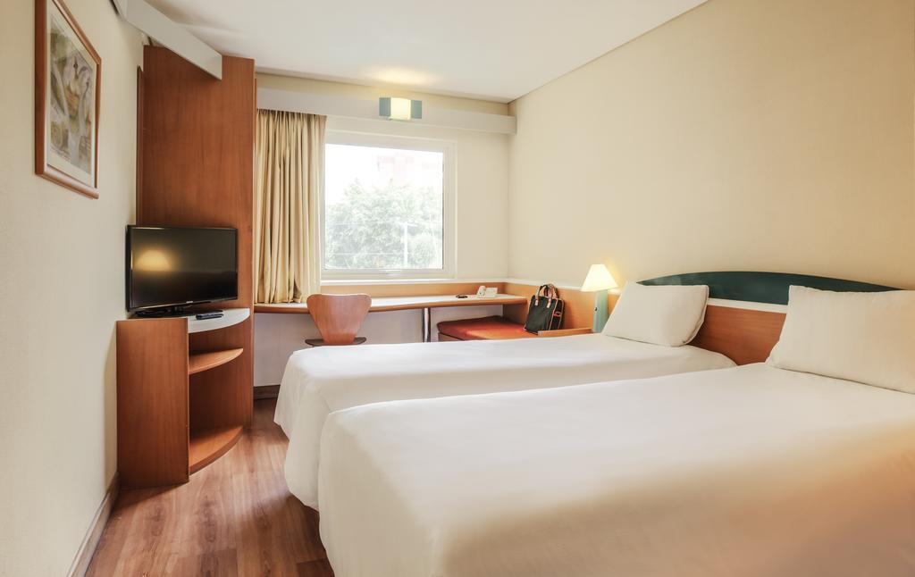 Ibis Monterrey Aeropuerto Hotel 3*