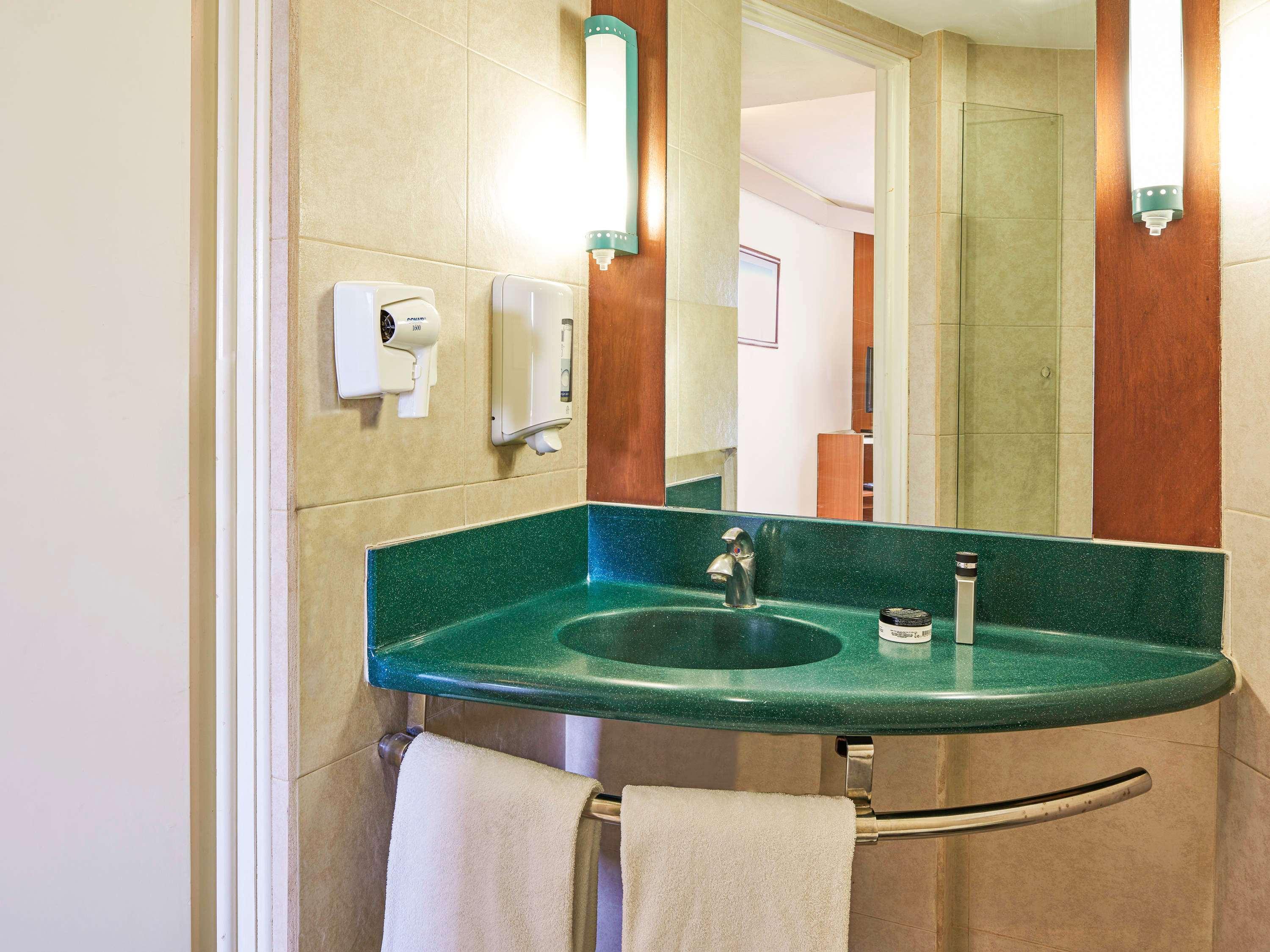 Ibis Monterrey Aeropuerto Hotel 3*